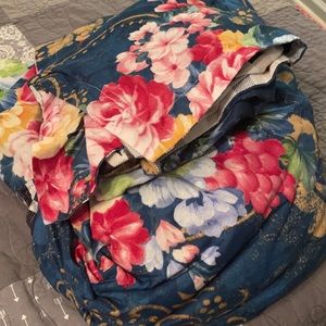 King duvet w/ king pillowcases